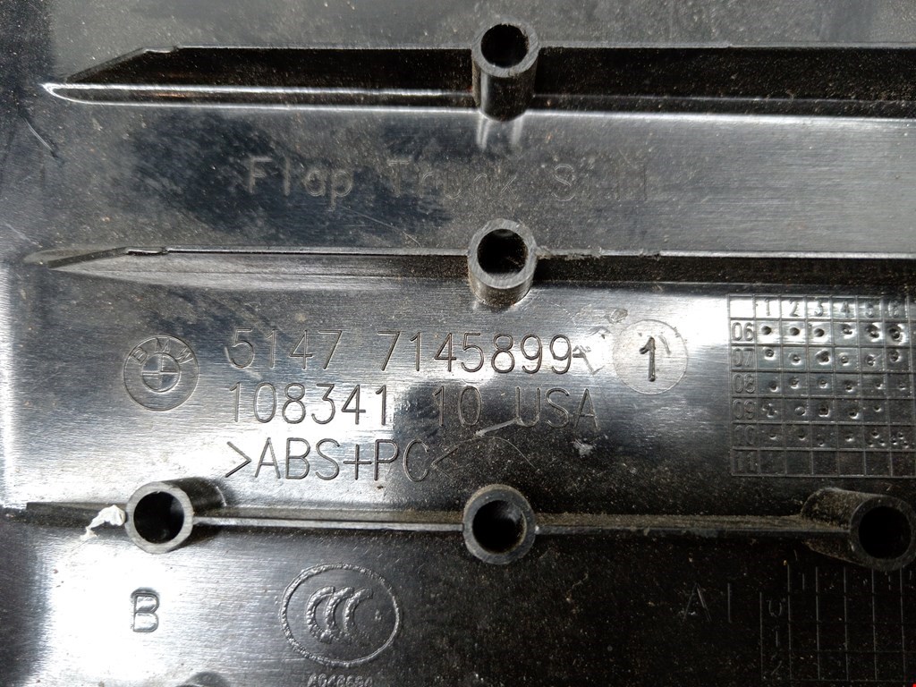 Обшивка крышки багажника BMW X5 E53 1999-2006