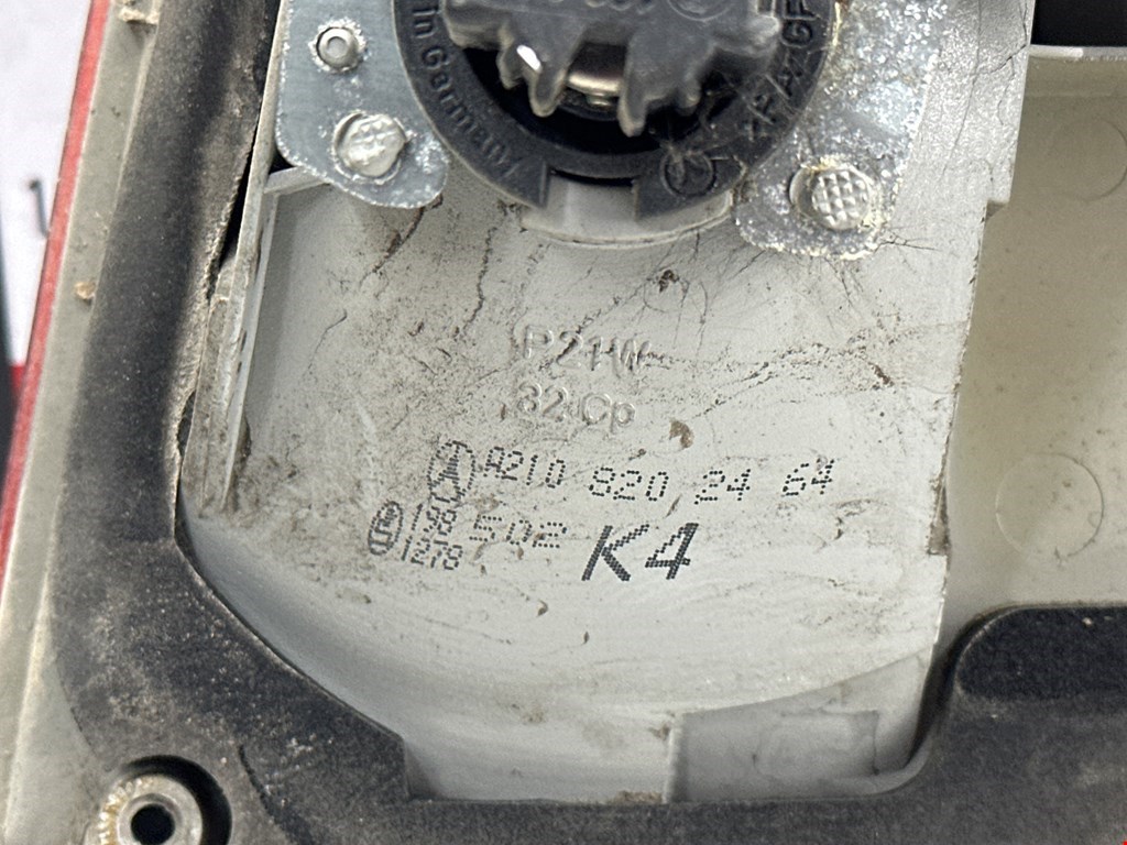 Фонарь задний внутренний правый MERCEDES-BENZ E-Class W210, S210 1995-2002