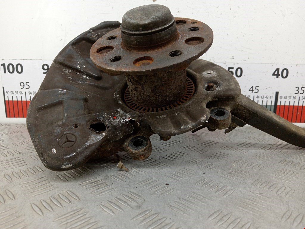 Ступица передняя левая MERCEDES-BENZ S-Class IV W220 1998-2005