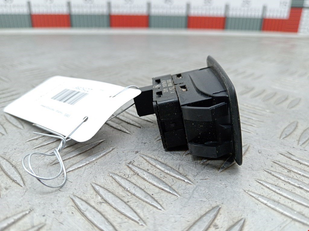 Кнопка стеклоподъемника BMW X5 E70 2007-2013