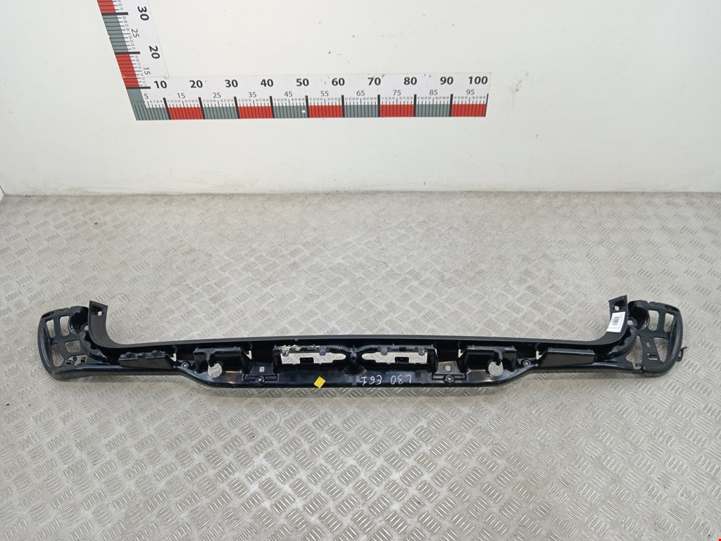 Кронштейн (крепление) заднего бампера центральный BMW 5-Series (E60/E61) (2003-2010)