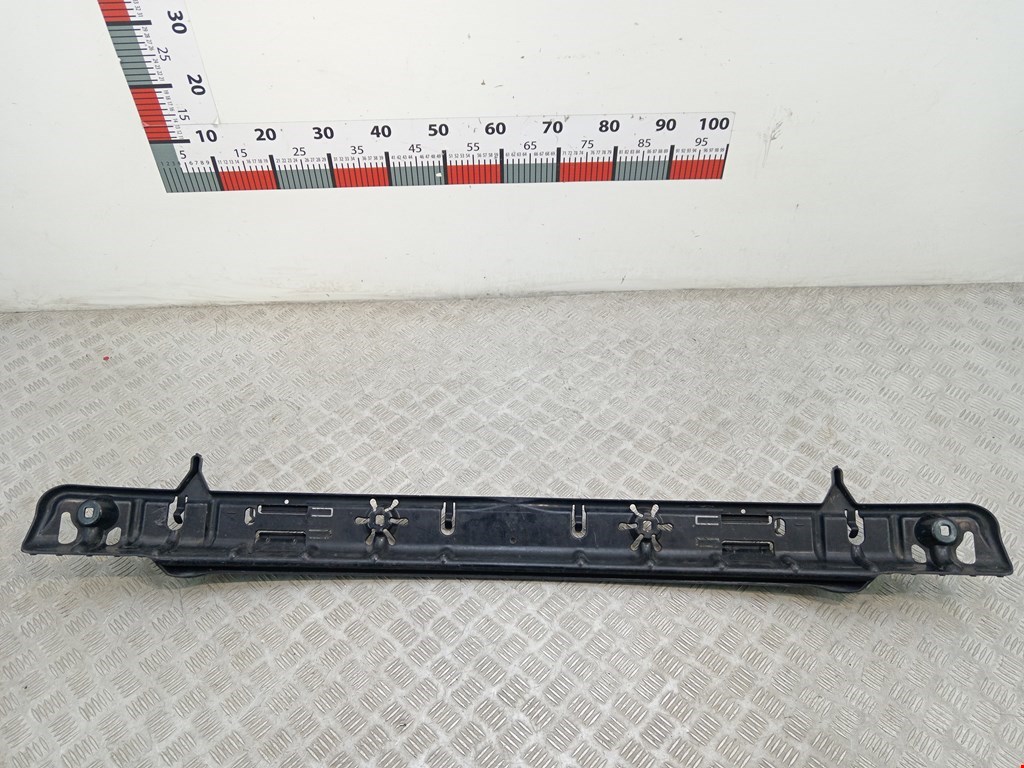 Кронштейн заднего бампера центральный BMW 6er E63/E64 2003-2011