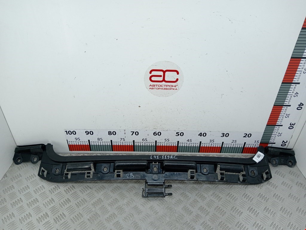 Кронштейн (крепление) заднего бампера центральный BMW 1-Series (E81/E82/E87/E88) (2004-2014)