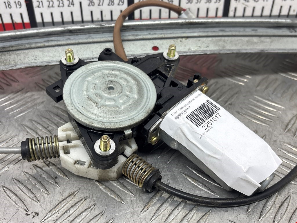 Стеклоподъемник передний правый SUZUKI Liana 2001-2008