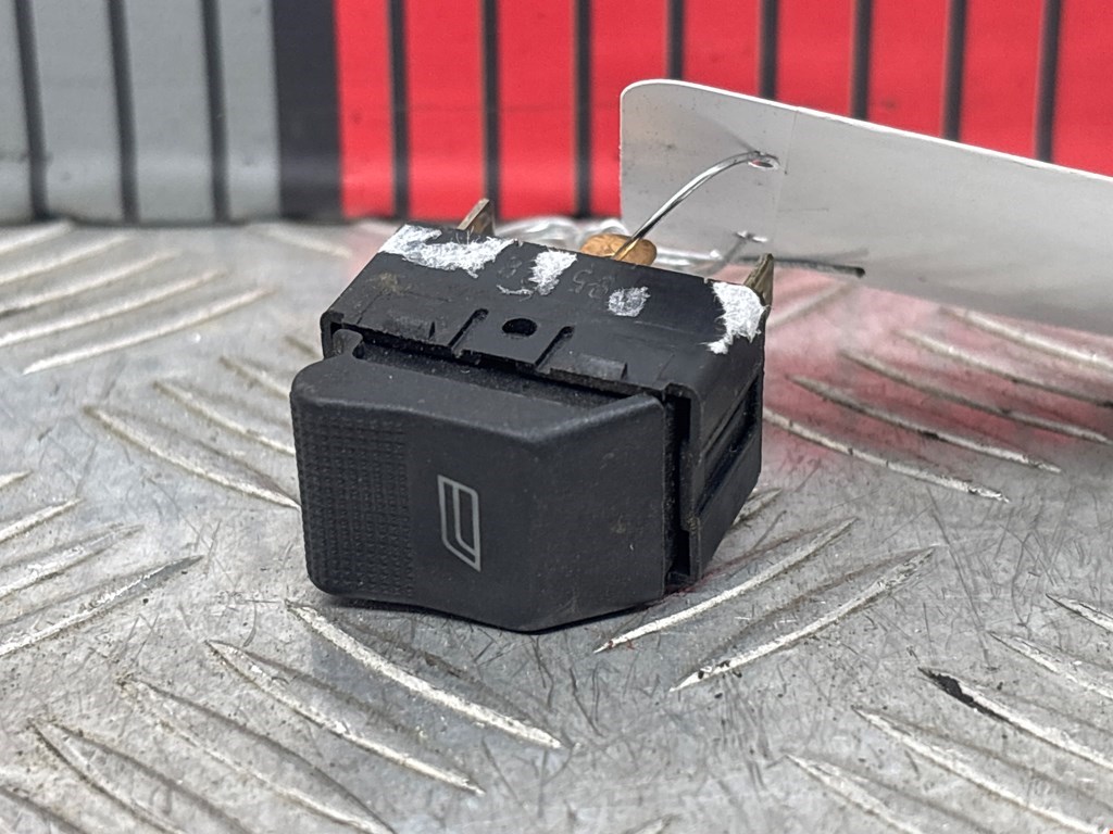 Кнопка стеклоподъемника AUDI A4 B5 1995-2001