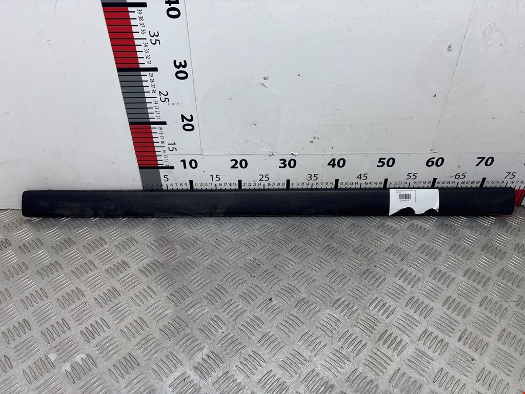 Накладка декоративная (молдинг) двери передней правой Ford Galaxy 1 (1995-2006)