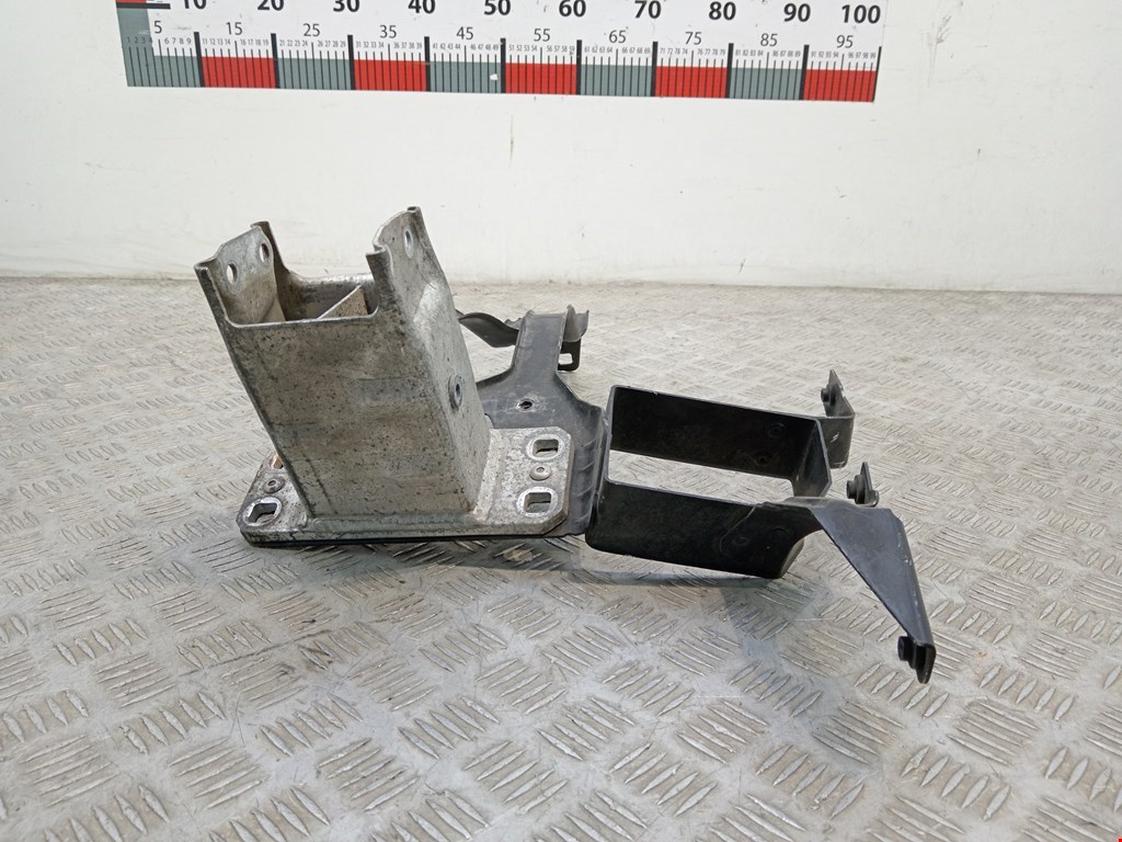 Кронштейн фары правый BMW 5er 5 серия E60/E61 2003-2010