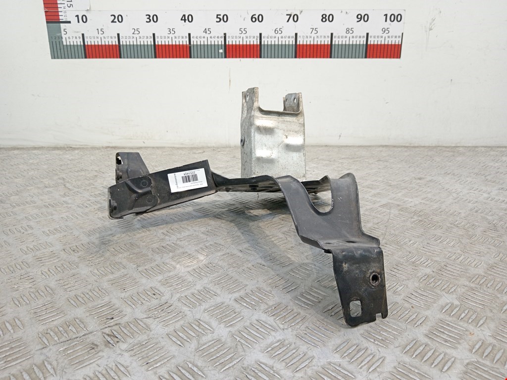 Кронштейн фары правый BMW 5er 5 серия E60/E61 2003-2010