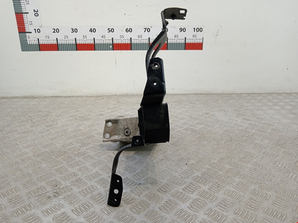 Кронштейн фары правый BMW 5er 5 серия E60/E61 2003-2010