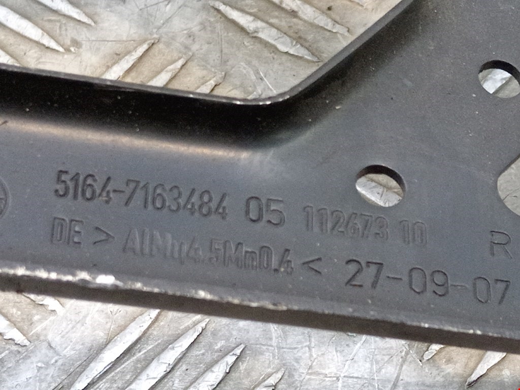 Кронштейн фары правый BMW 5er 5 серия E60/E61 2003-2010