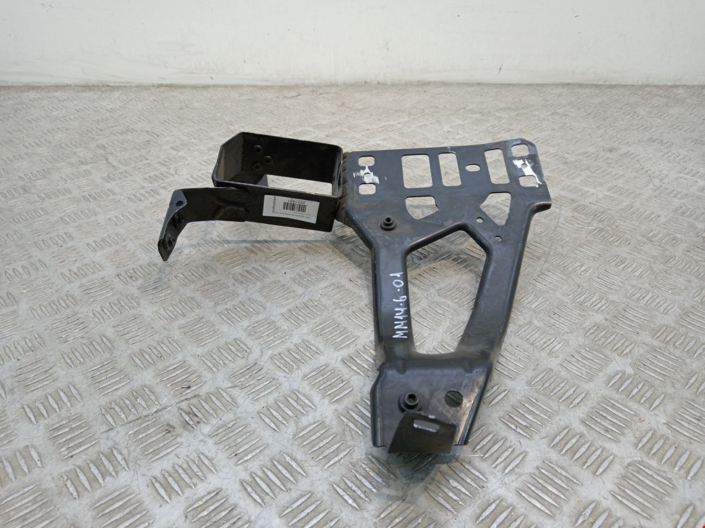 Кронштейн фары правый BMW 5er 5 серия E60/E61 2003-2010