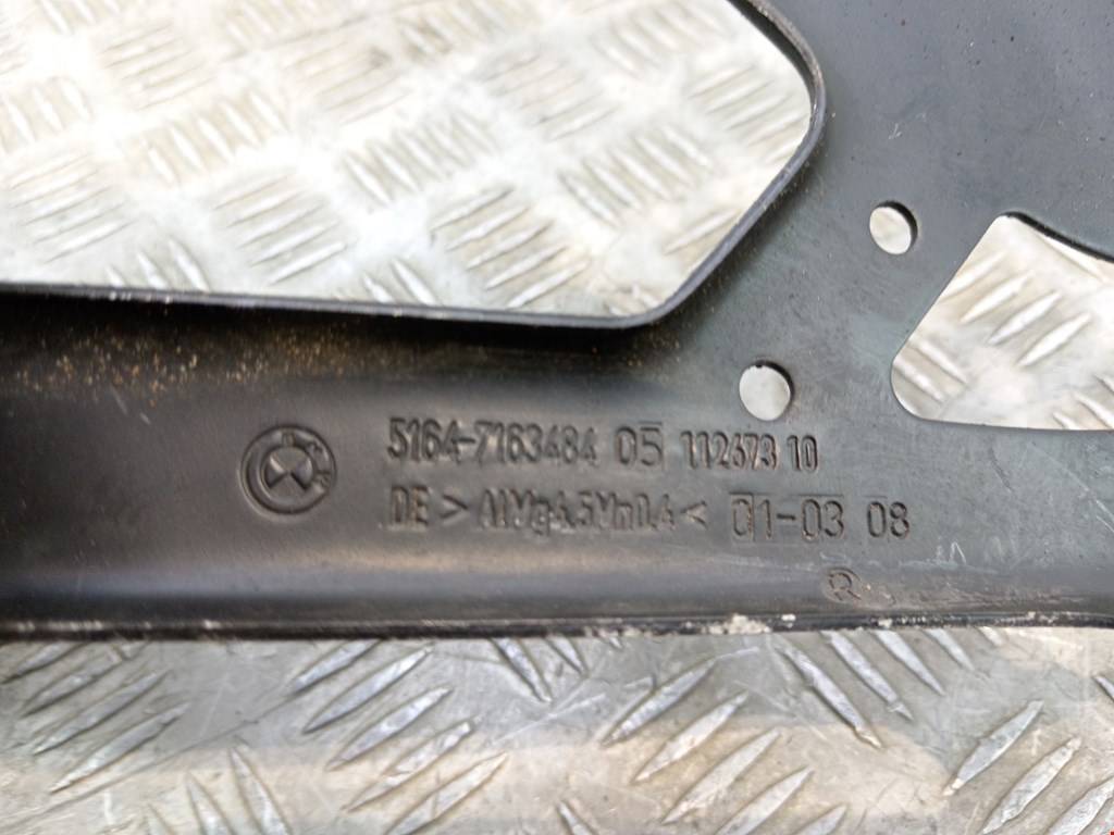 Кронштейн фары правый BMW 5er 5 серия E60/E61 2003-2010