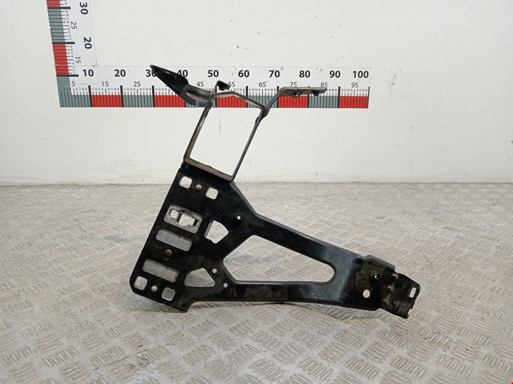 Кронштейн фары правый BMW 5er 5 серия E60/E61 2003-2010