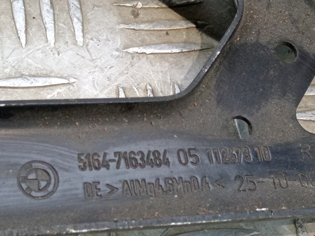 Кронштейн фары правый BMW 5er 5 серия E60/E61 2003-2010