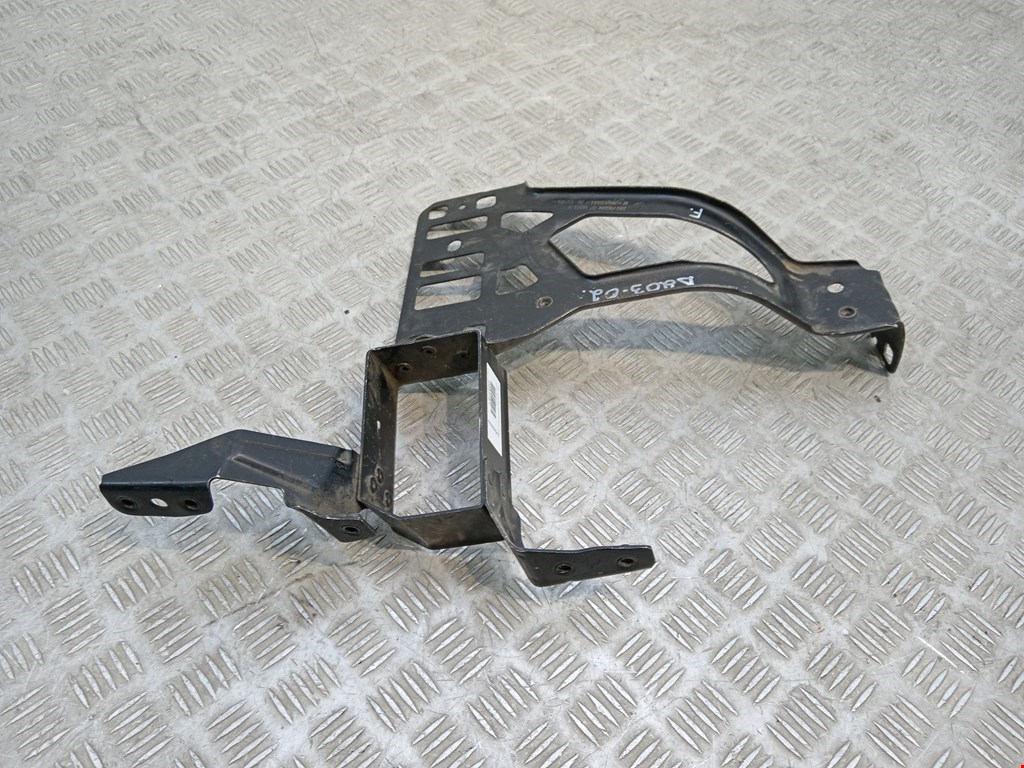 Кронштейн фары правый BMW 5er 5 серия E60/E61 2003-2010