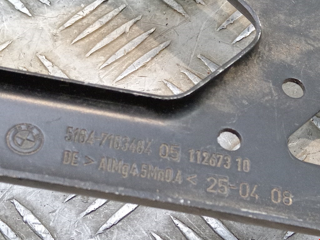 Кронштейн фары правый BMW 5er 5 серия E60/E61 2003-2010