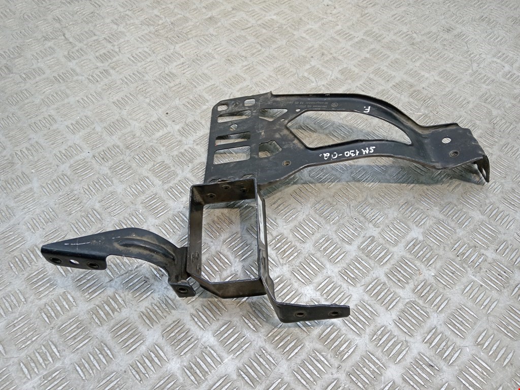 Кронштейн фары правый BMW 5er 5 серия E60/E61 2003-2010