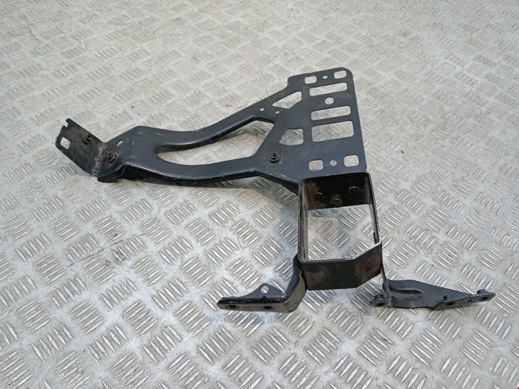 Кронштейн фары правый BMW 5er 5 серия E60/E61 2003-2010