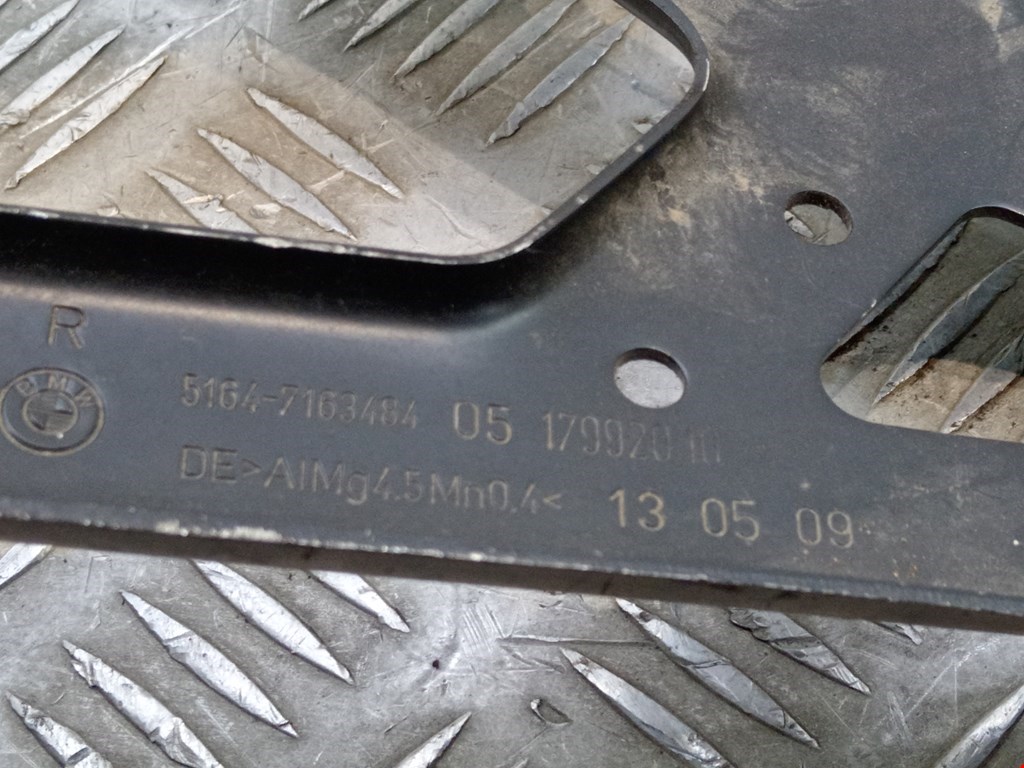 Кронштейн фары правый BMW 5er 5 серия E60/E61 2003-2010