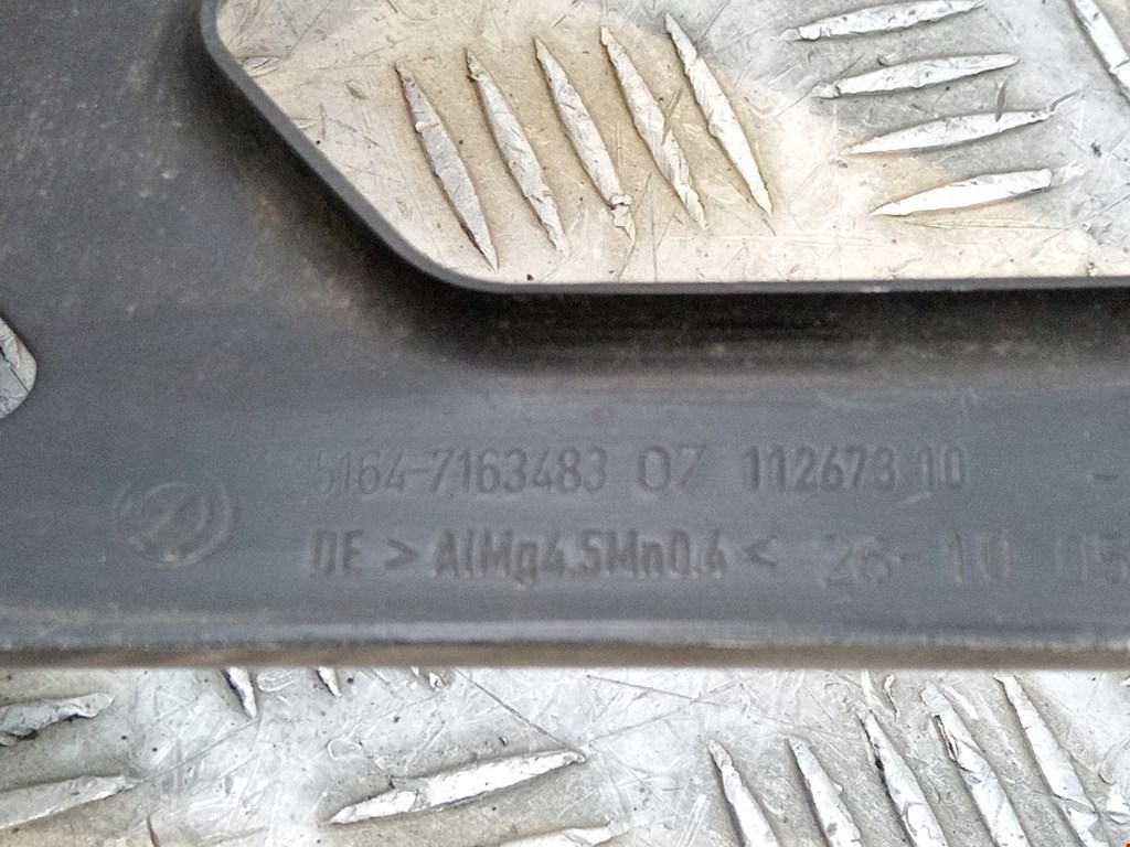 Кронштейн фары левый BMW 5er 5 серия E60/E61 2003-2010