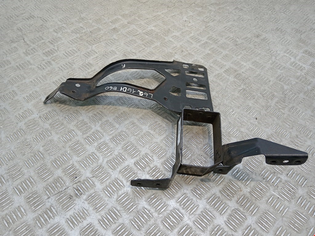 Кронштейн фары левый BMW 5er 5 серия E60/E61 2003-2010