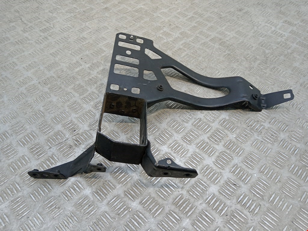 Кронштейн фары левый BMW 5er 5 серия E60/E61 2003-2010