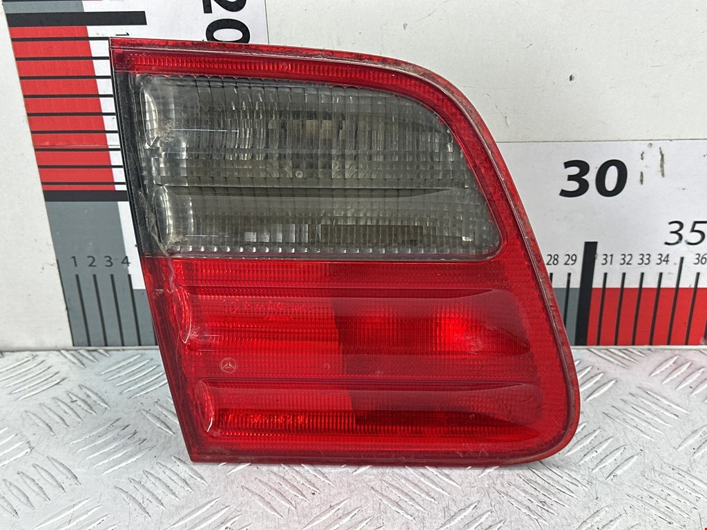 Фонарь задний внутренний правый MERCEDES-BENZ E-Class W210, S210 1995-2002