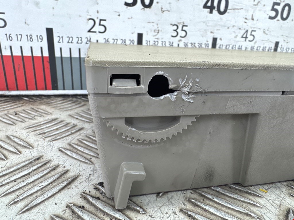 Бардачок NISSAN Armada 2003-2016