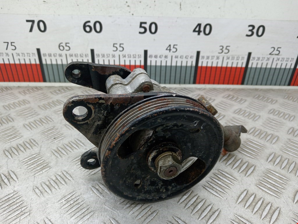 Насос гидроусилителя руля (ГУР) Nissan Navara (D40) (2004-2015)