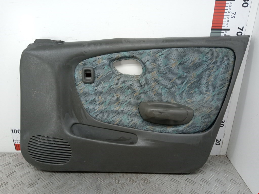 Обшивка двери передняя правая SUZUKI Baleno 1995-2002