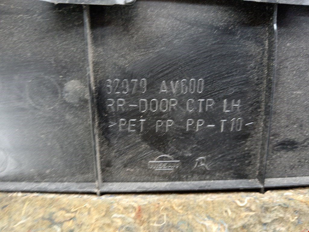 Обшивка двери задняя левая NISSAN Primera P12 2002-2008