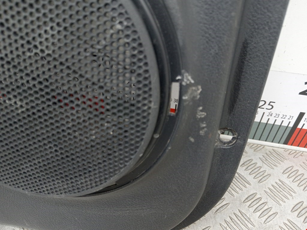 Обшивка двери задняя левая KIA Sorento 2002-2009