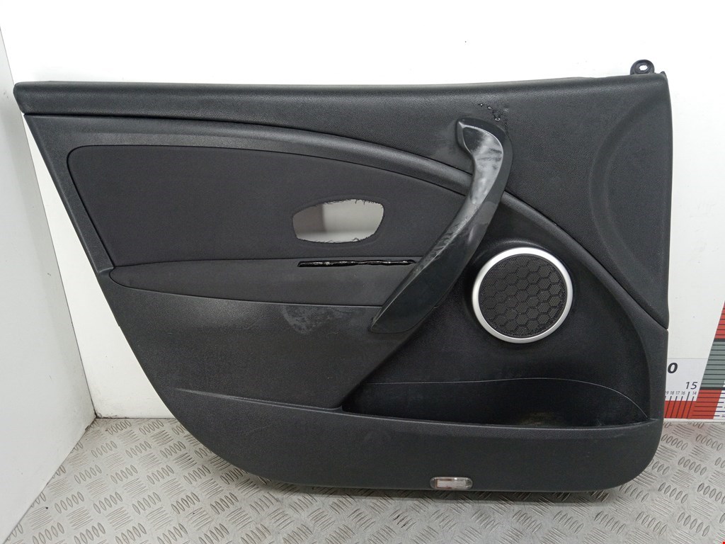 Обшивка двери передняя левая RENAULT Megane III 2009-2016