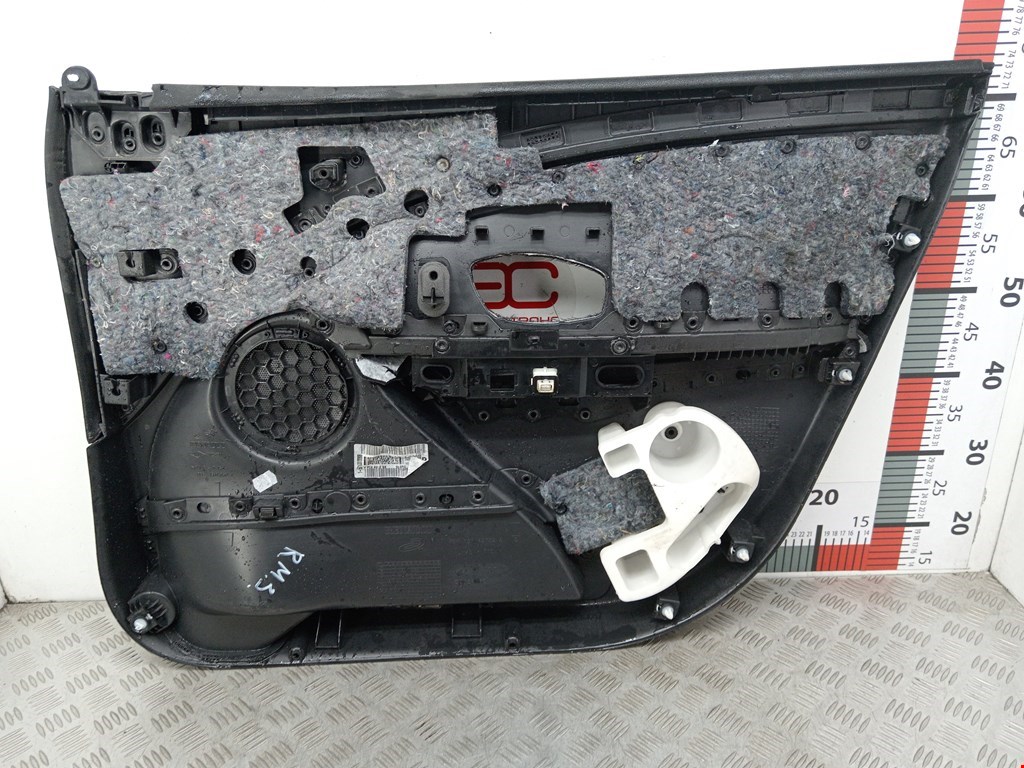 Обшивка двери передняя левая RENAULT Megane III 2009-2016