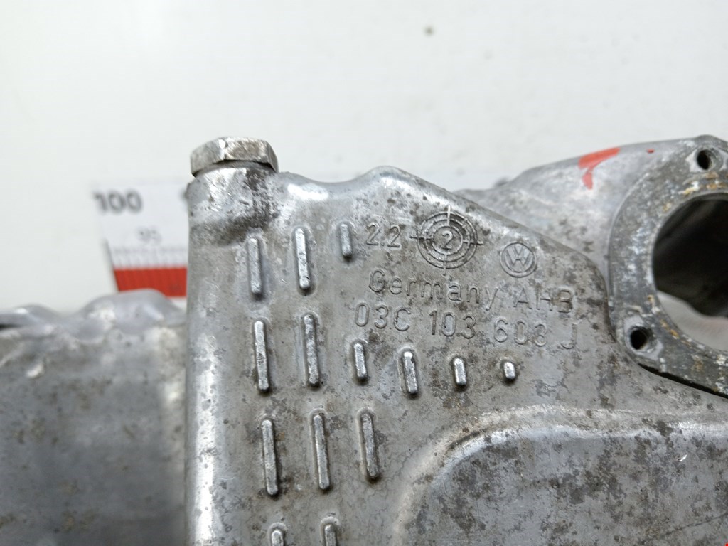 Поддон масляный двигателя VOLKSWAGEN Golf V 2003-2009