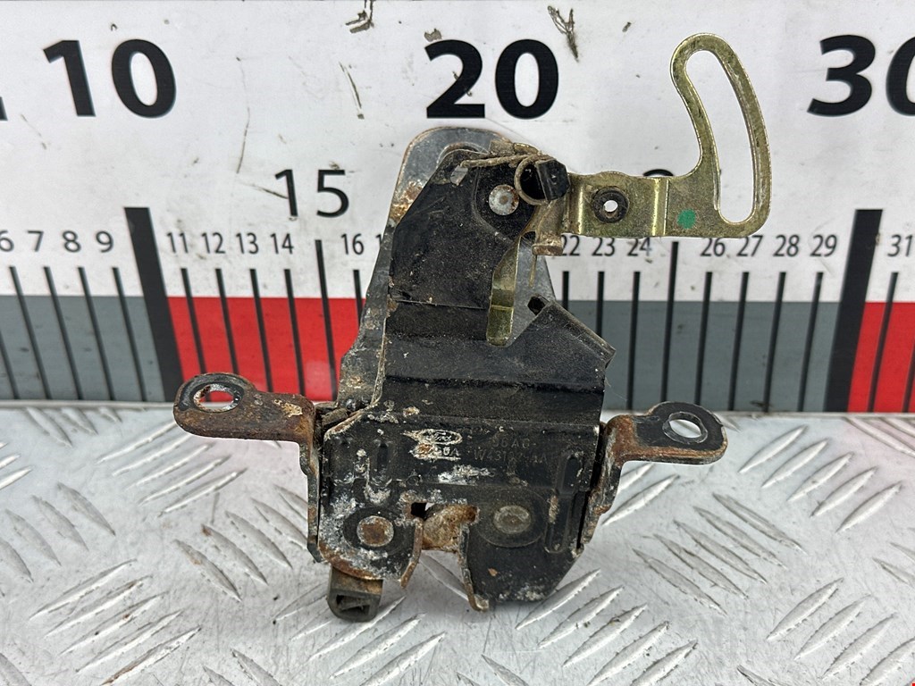 Замок крышки багажника Ford Escort 6 (1995-2000)