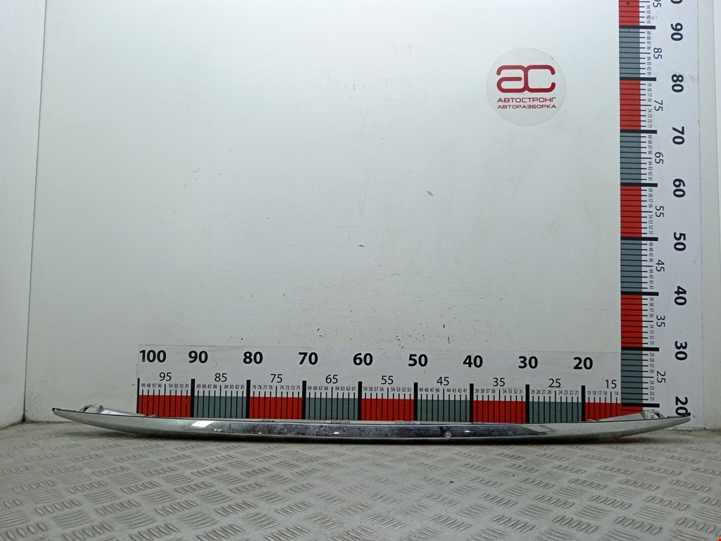 Накладка декоративная (молдинг) крышки (двери) багажника Lexus LS 4 (USF40) (2006-2017)