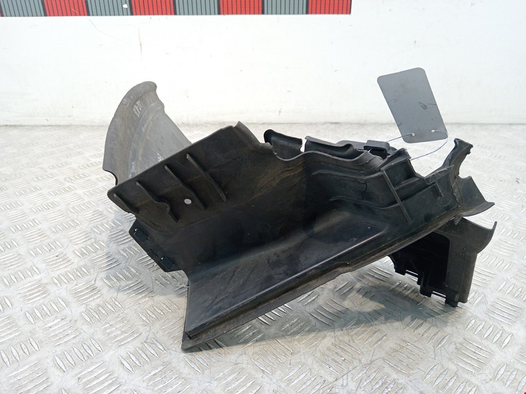 Диффузор (кожух) вентилятора BMW 5er 5 серия E60/E61 2003-2010