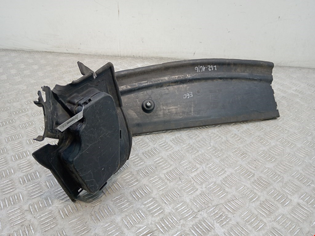 Диффузор (кожух) вентилятора BMW 5er 5 серия E60/E61 2003-2010