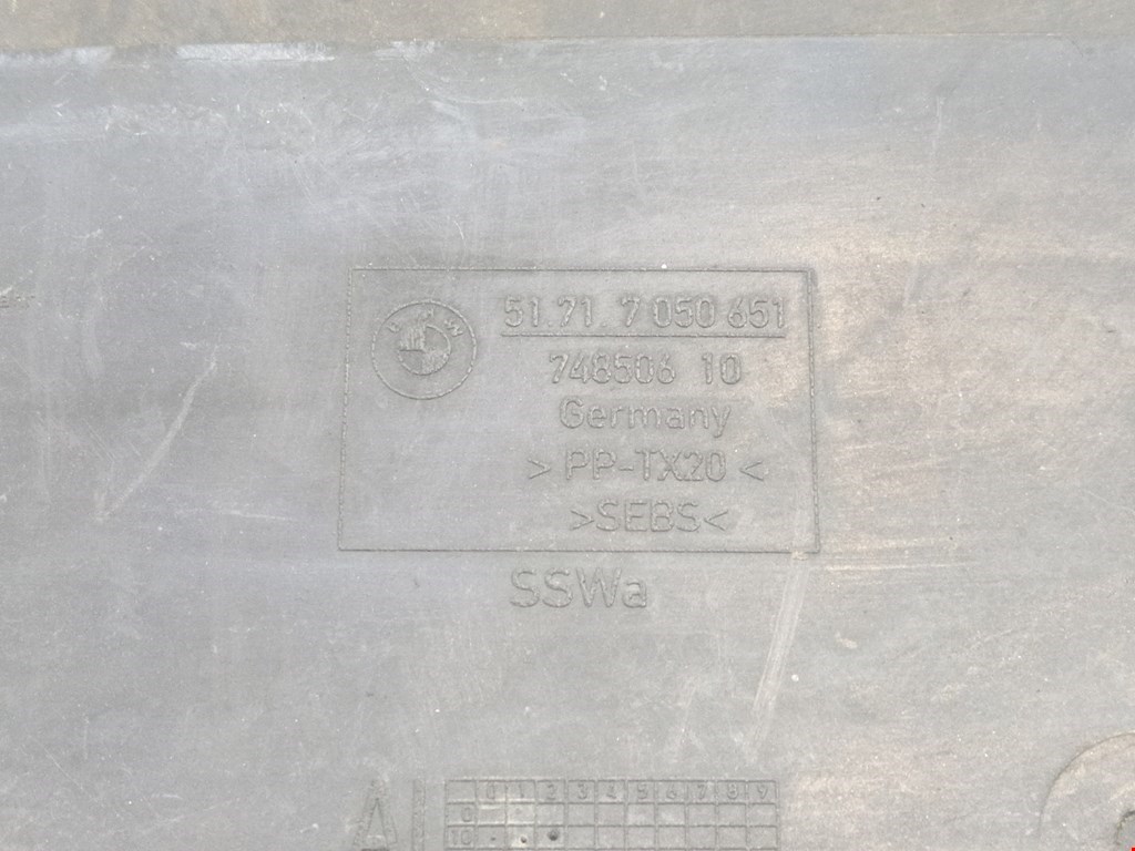 Диффузор (кожух) вентилятора BMW 5er 5 серия E60/E61 2003-2010