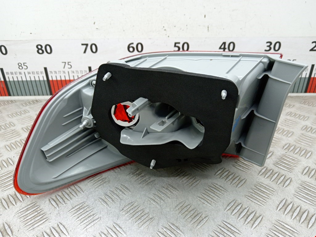 Фонарь задний левый TOYOTA Corolla E140/E150 2006-2013