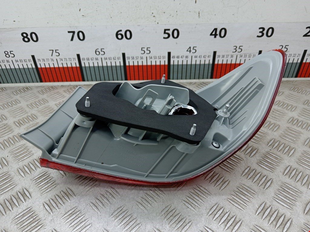 Фонарь задний левый TOYOTA Corolla E140/E150 2006-2013