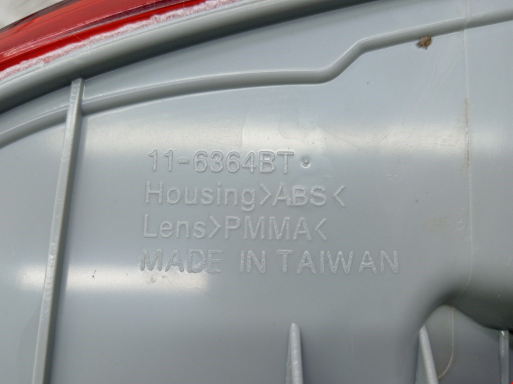 Фонарь задний левый TOYOTA Corolla E140/E150 2006-2013