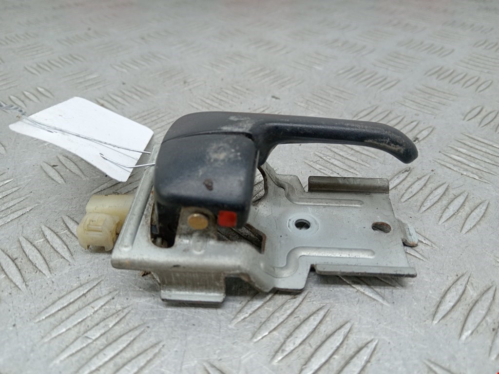 Ручка дверная передняя внутренняя правая MAZDA 323 BA 1994-1998