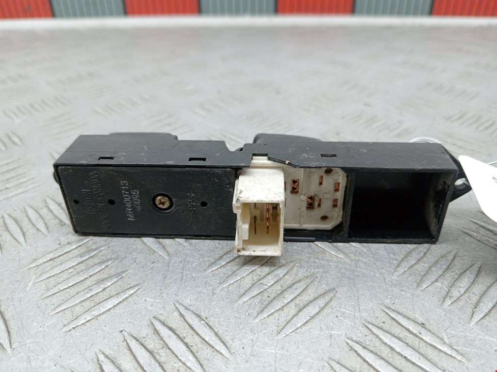 Кнопка стеклоподъемника MITSUBISHI Galant VIII 1996-2006