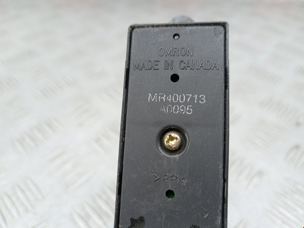 Кнопка стеклоподъемника MITSUBISHI Galant VIII 1996-2006