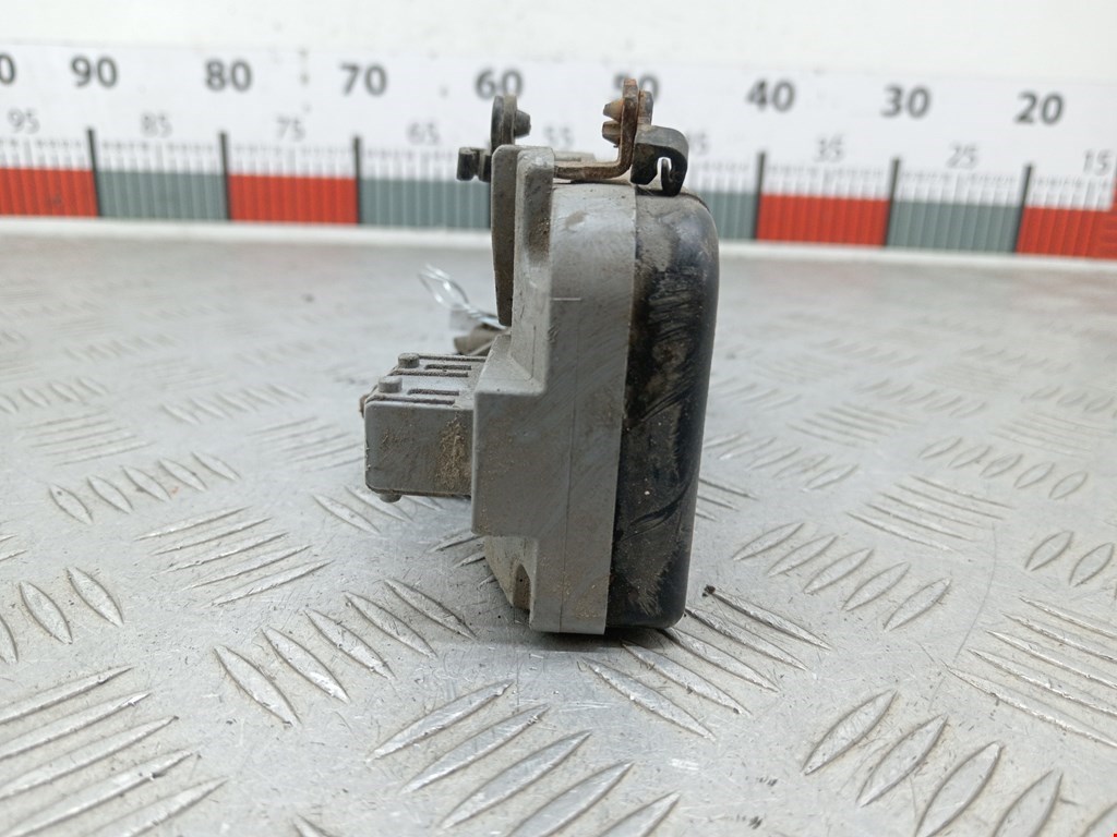 Замок двери передней правой PEUGEOT 406 1995-1999