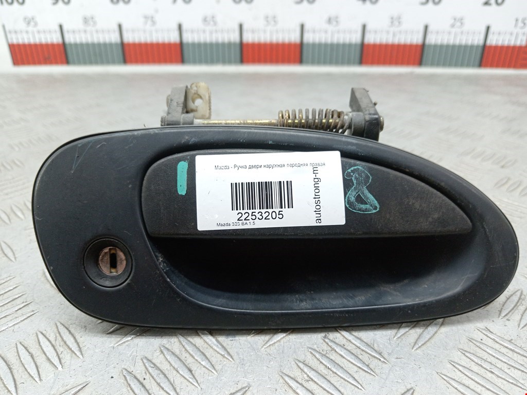Ручка двери передней наружная правая MAZDA 323 BA 1994-1998