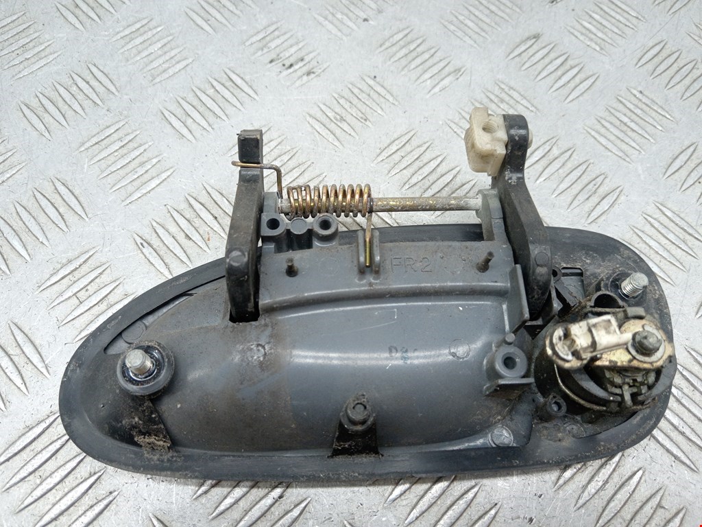 Ручка двери передней наружная правая MAZDA 323 BA 1994-1998