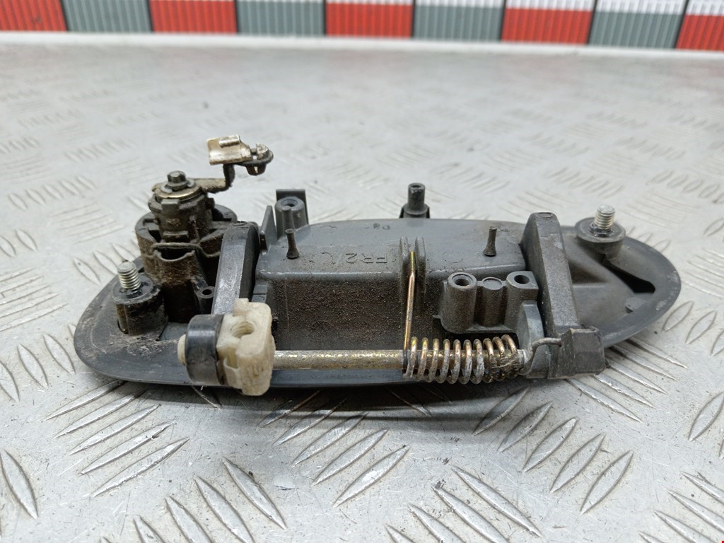 Ручка двери передней наружная правая MAZDA 323 BA 1994-1998